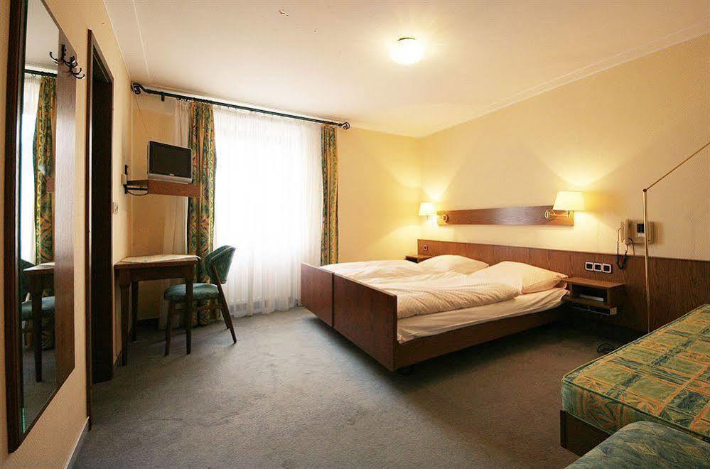 Hotel Saint Fiacre Bourscheid Exterior foto