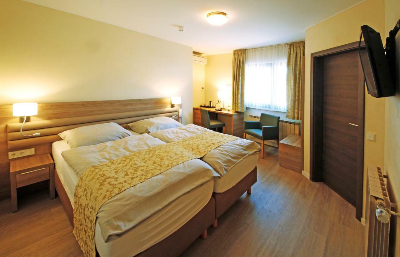 Hotel Saint Fiacre Bourscheid Exterior foto
